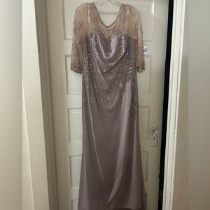 Mother of the Bride dress NWOT Mauve size 12, bought from MB Bride